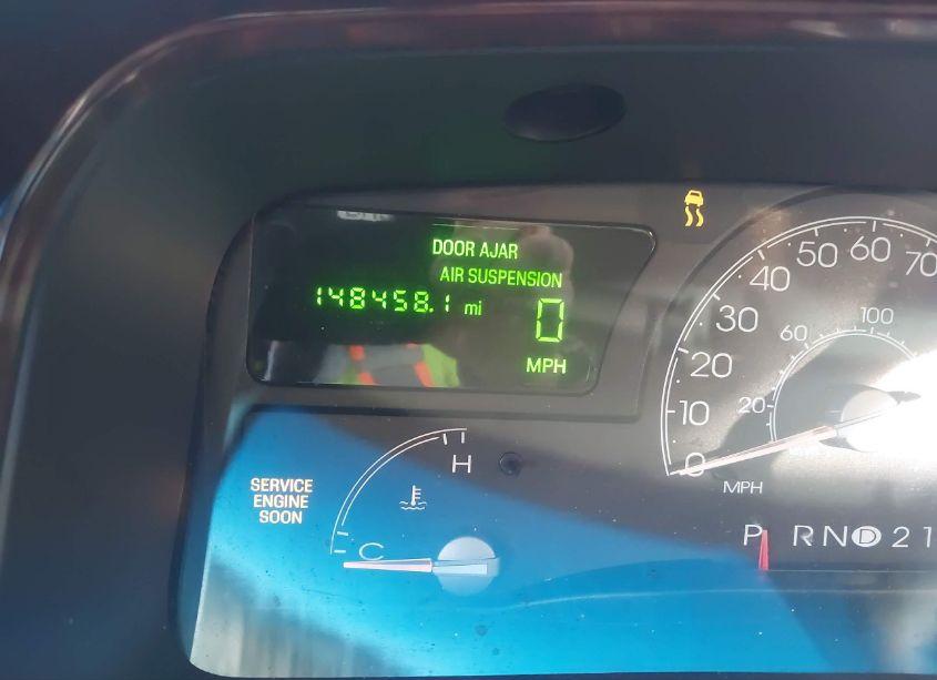 Photo 16 of 2001 Lincoln Town CAR CARTIER (VIN 1LNHM83W91Y643760)