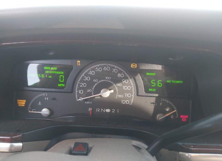 Photo 7 of 2001 Lincoln Town CAR CARTIER (VIN 1LNHM83W91Y643760)