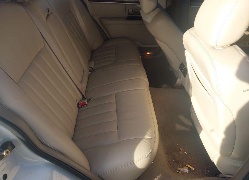 Photo 8 of 2001 Lincoln Town CAR CARTIER (VIN 1LNHM83W91Y643760)