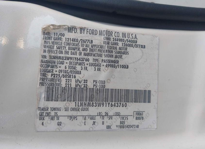 Photo 9 of 2001 Lincoln Town CAR CARTIER (VIN 1LNHM83W91Y643760)