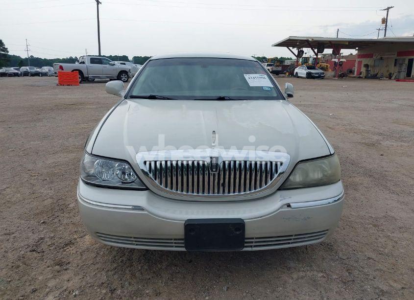 Photo 6 of 2004 Lincoln Town CAR ULTIMATE (VIN 1LNHM83W94Y627854)