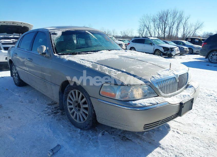 2004 Lincoln Town CAR ULTIMATE (VIN 1LNHM83W94Y651197) main photo