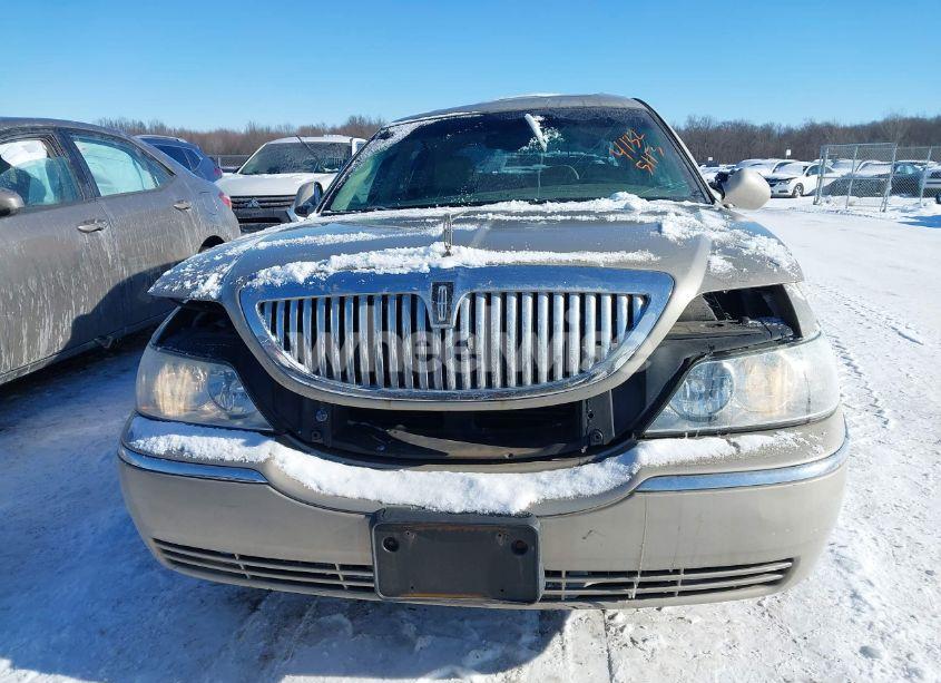 Photo 12 of 2004 Lincoln Town CAR ULTIMATE (VIN 1LNHM83W94Y651197)