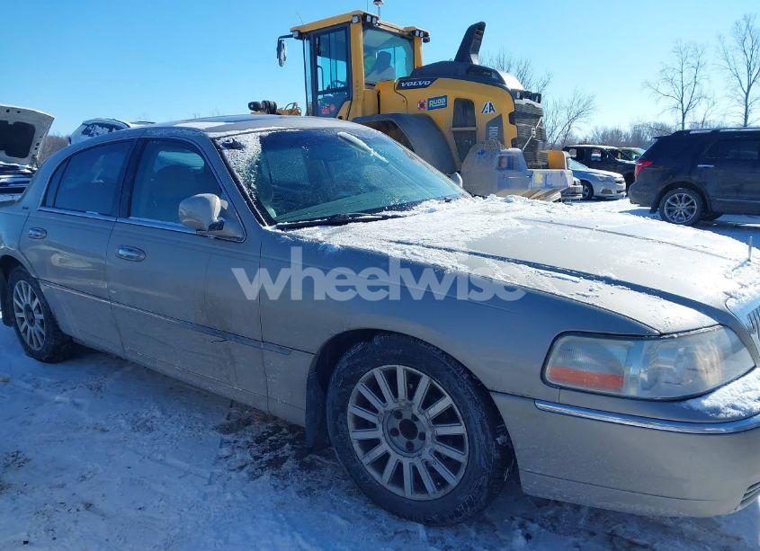 Photo 13 of 2004 Lincoln Town CAR ULTIMATE (VIN 1LNHM83W94Y651197)