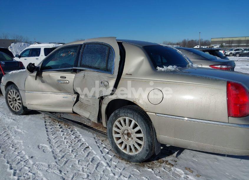 Photo 14 of 2004 Lincoln Town CAR ULTIMATE (VIN 1LNHM83W94Y651197)