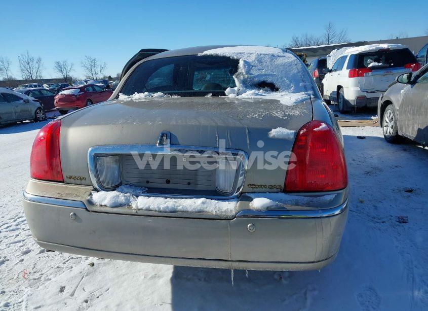 Photo 16 of 2004 Lincoln Town CAR ULTIMATE (VIN 1LNHM83W94Y651197)