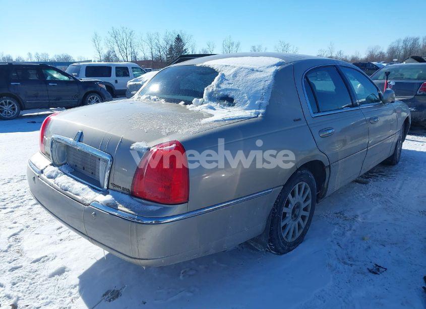 Photo 4 of 2004 Lincoln Town CAR ULTIMATE (VIN 1LNHM83W94Y651197)