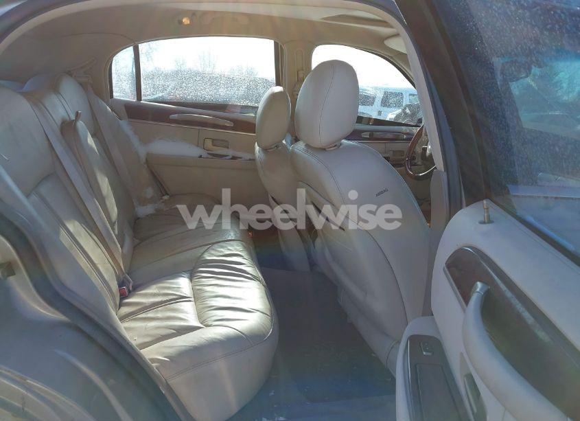 Photo 8 of 2004 Lincoln Town CAR ULTIMATE (VIN 1LNHM83W94Y651197)
