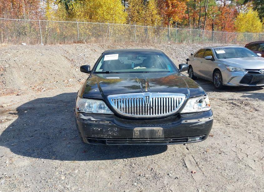 Photo 12 of 2003 Lincoln Town CAR CARTIER (VIN 1LNHM83WX3Y603514)