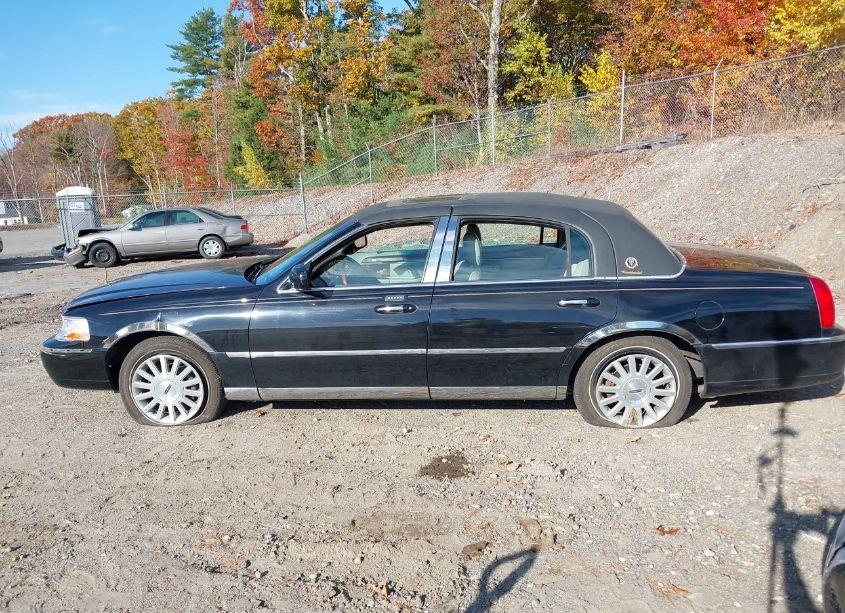 Photo 14 of 2003 Lincoln Town CAR CARTIER (VIN 1LNHM83WX3Y603514)