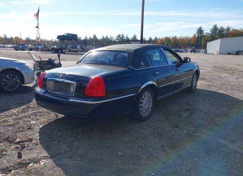 Photo 4 of 2003 Lincoln Town CAR CARTIER (VIN 1LNHM83WX3Y603514)