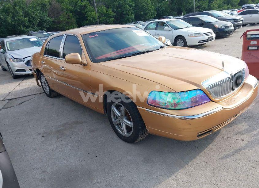 2003 Lincoln Town CAR CARTIER (VIN 1LNHM83WX3Y633077) main photo