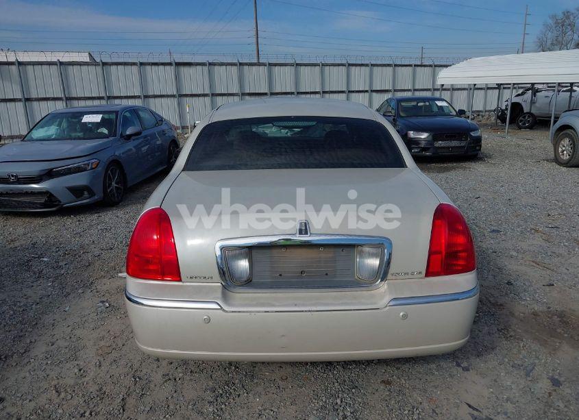 Photo 16 of 2004 Lincoln Town CAR ULTIMATE (VIN 1LNHM83WX4Y669482)