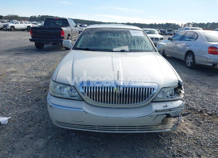 Photo 6 of 2004 Lincoln Town CAR ULTIMATE (VIN 1LNHM83WX4Y669482)