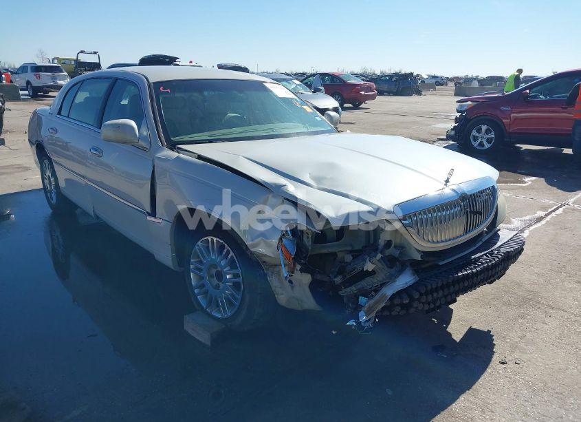 2006 Lincoln Town CAR SIGNATURE L (VIN 1LNHM85V26Y617478) main photo