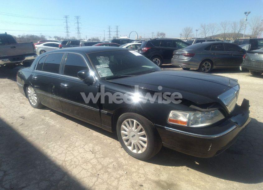 2005 Lincoln Town CAR SIGNATURE L (VIN 1LNHM85W75Y657272) main photo