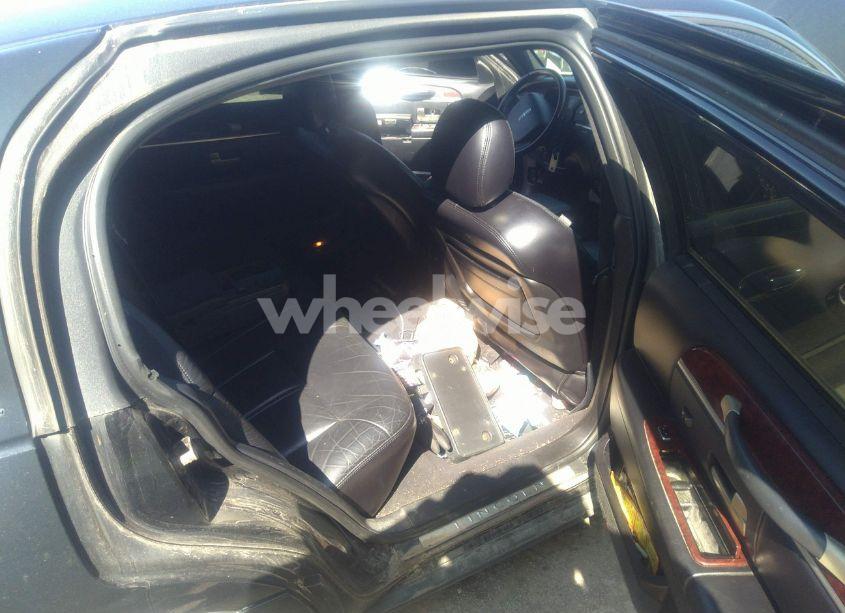 Photo 8 of 2005 Lincoln Town CAR SIGNATURE L (VIN 1LNHM85W75Y657272)