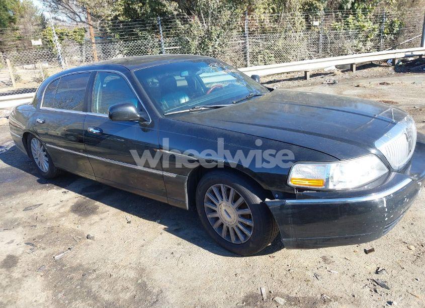 2005 Lincoln Town CAR SIGNATURE L (VIN 1LNHM85W75Y657305) main photo