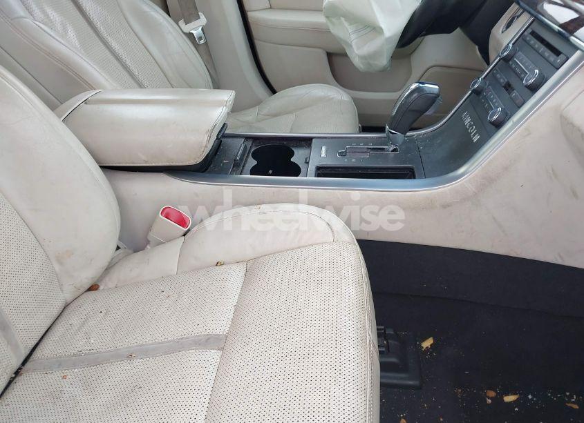 Photo 5 of 2009 Lincoln Mks (VIN 1LNHM93R29G608673)