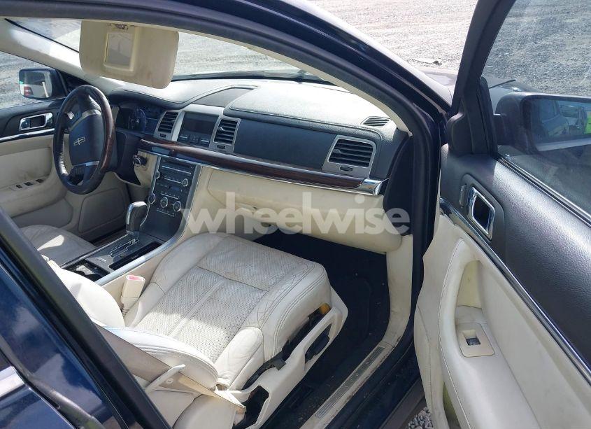 Photo 5 of 2009 Lincoln Mks N/A (VIN 1LNHM93R29G627045)