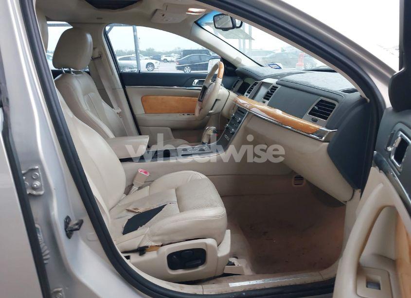 Photo 5 of 2009 Lincoln Mks N/A (VIN 1LNHM93R39G634750)