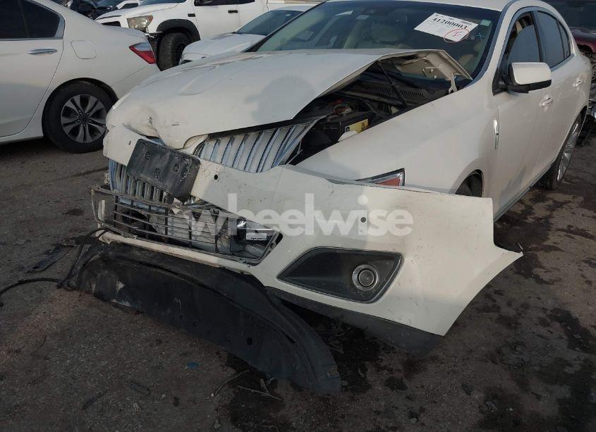 Photo 2 of 2009 Lincoln Mks (VIN 1LNHM93R99G623137)