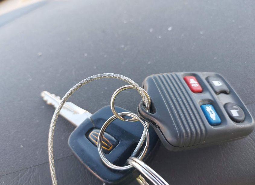 Photo 11 of 2002 Lincoln Continental (VIN 1LNHM97V02Y646300)