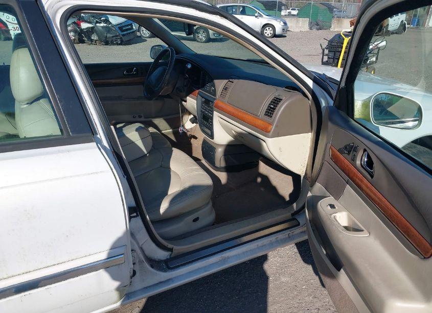 Photo 5 of 2002 Lincoln Continental (VIN 1LNHM97V02Y646300)