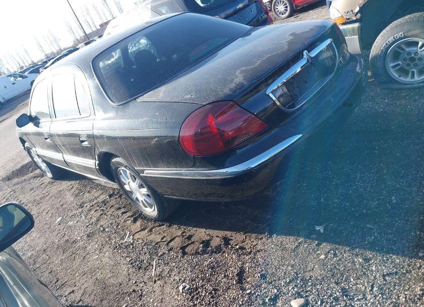 Photo 3 of 1999 Lincoln Continental (VIN 1LNHM97V0XY666957)