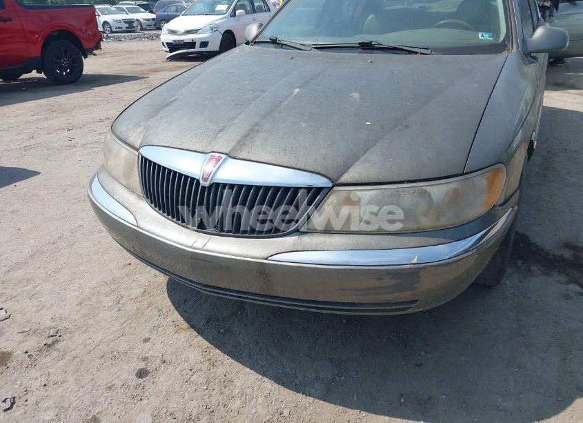 Photo 6 of 2000 Lincoln Continental (VIN 1LNHM97V0YY840446)