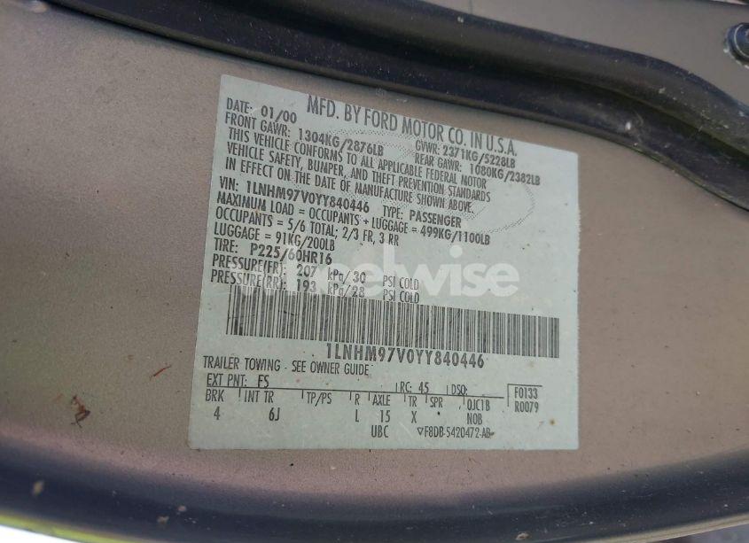 Photo 9 of 2000 Lincoln Continental (VIN 1LNHM97V0YY840446)