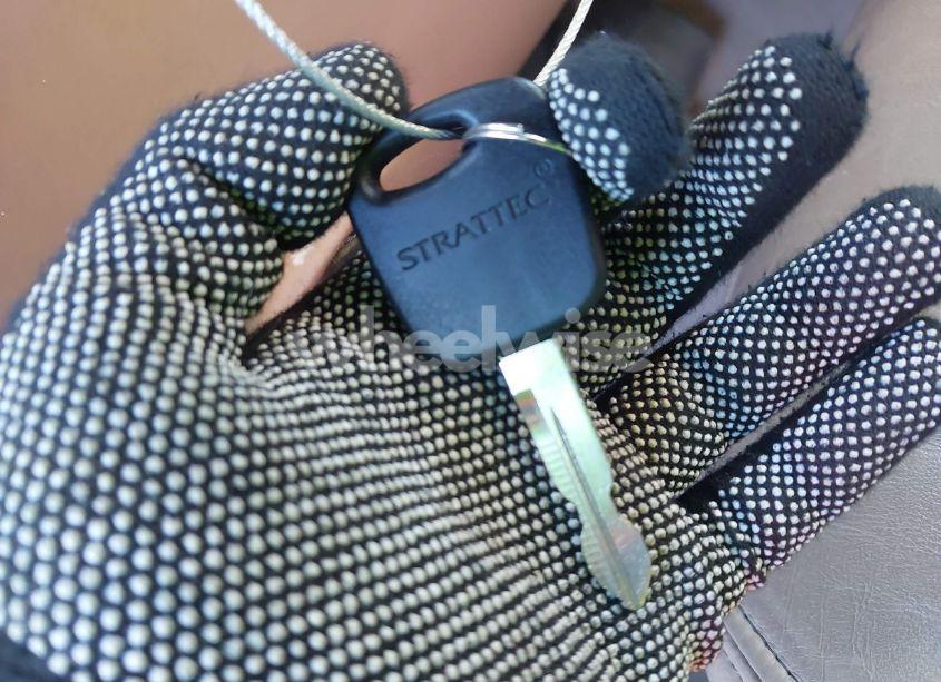 Photo 11 of 2002 Lincoln Continental (VIN 1LNHM97V12Y699605)