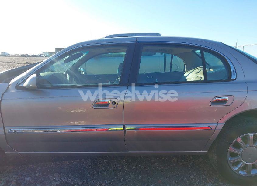 Photo 15 of 2002 Lincoln Continental (VIN 1LNHM97V12Y699605)