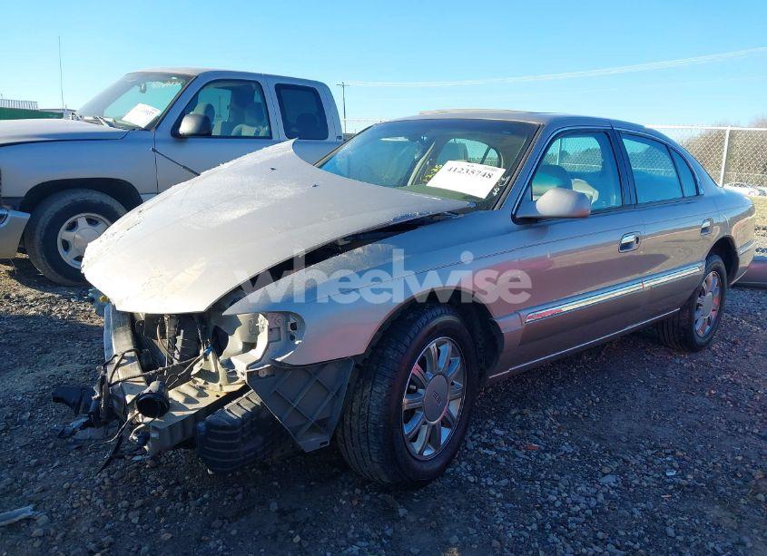 Photo 2 of 2002 Lincoln Continental (VIN 1LNHM97V12Y699605)