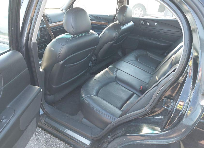 Photo 8 of 2000 Lincoln Continental (VIN 1LNHM97V1YY844621)