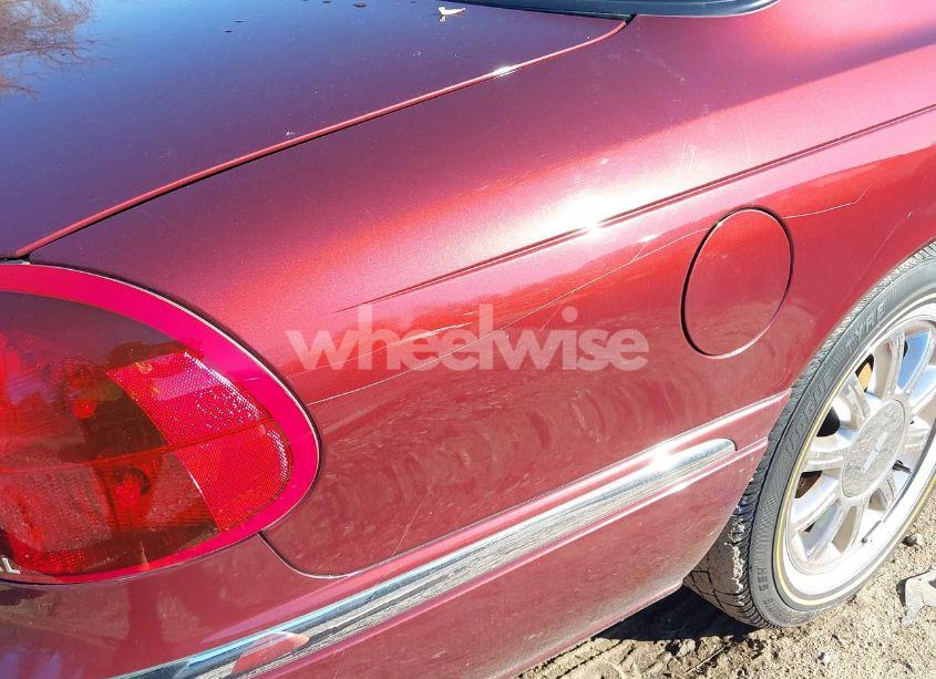 Photo 14 of 2002 Lincoln Continental (VIN 1LNHM97V22Y689147)