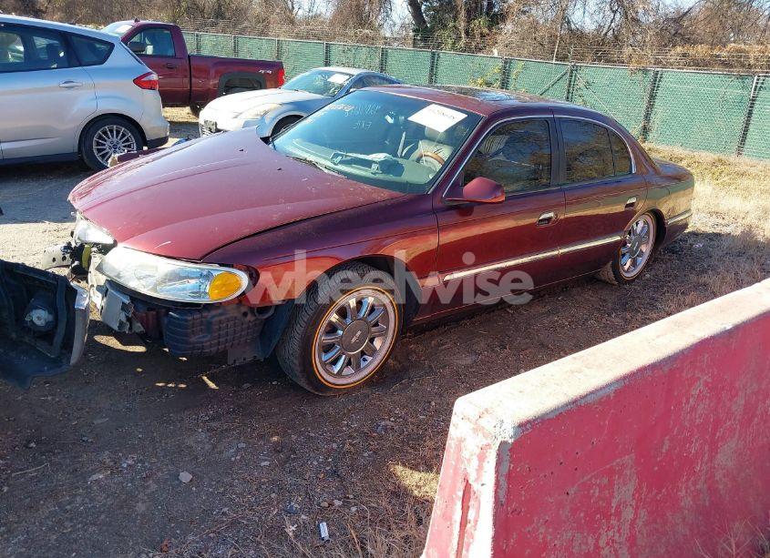 Photo 2 of 2002 Lincoln Continental (VIN 1LNHM97V22Y689147)