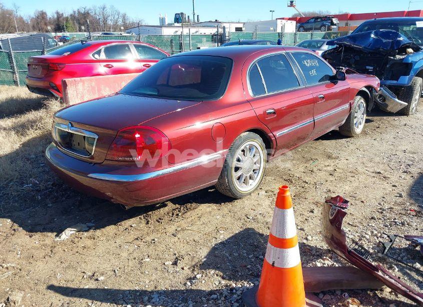 Photo 4 of 2002 Lincoln Continental (VIN 1LNHM97V22Y689147)