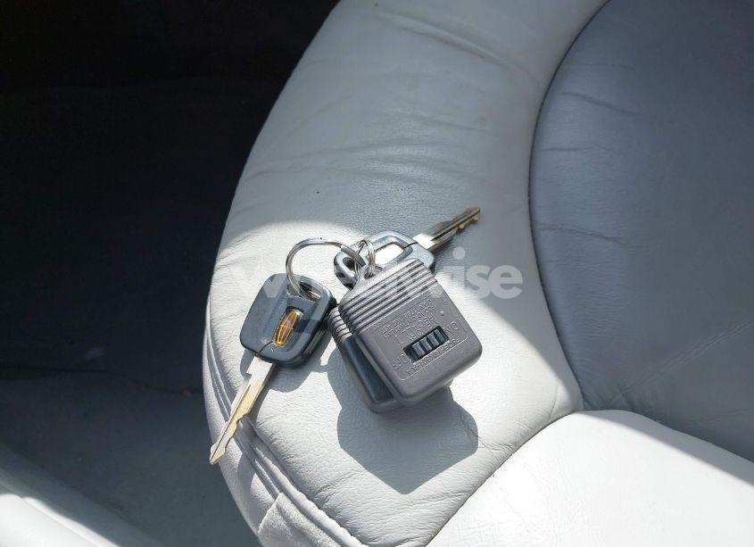 Photo 11 of 1999 Lincoln Continental (VIN 1LNHM97V2XY708917)