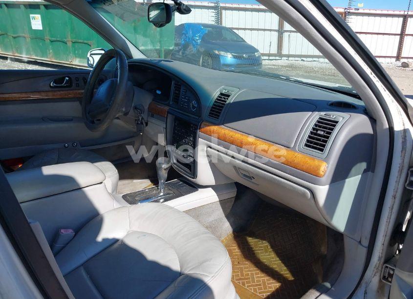 Photo 5 of 2000 Lincoln Continental (VIN 1LNHM97V2YY767189)