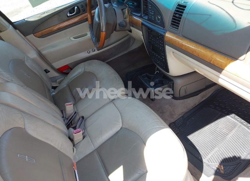 Photo 5 of 2001 Lincoln Continental (VIN 1LNHM97V31Y638576)