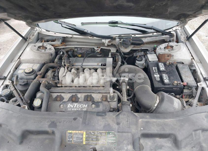 Photo 10 of 2002 Lincoln Continental (VIN 1LNHM97V32Y627465)