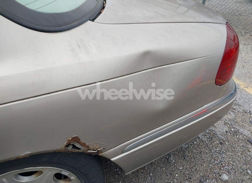 Photo 6 of 2002 Lincoln Continental (VIN 1LNHM97V32Y627465)