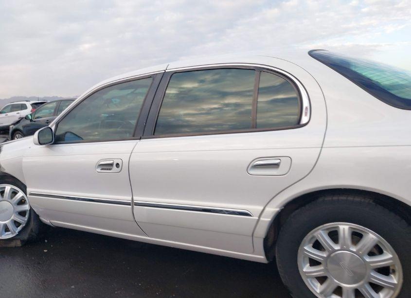 Photo 14 of 2000 Lincoln Continental (VIN 1LNHM97V3YY780002)