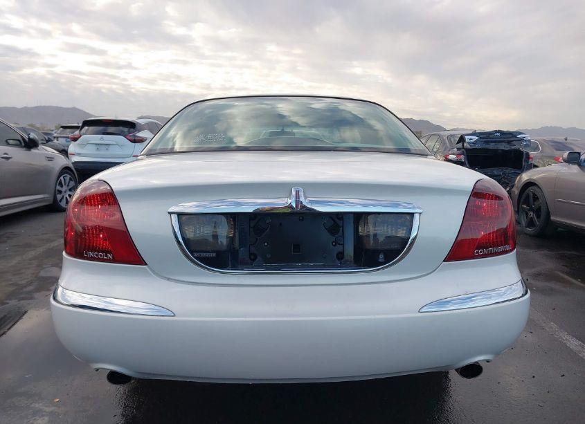 Photo 16 of 2000 Lincoln Continental (VIN 1LNHM97V3YY780002)