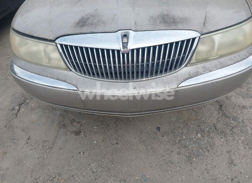 Photo 6 of 2000 Lincoln Continental (VIN 1LNHM97V3YY874672)