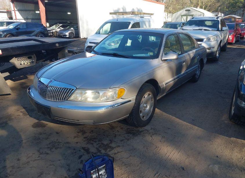Photo 2 of 1999 Lincoln Continental (VIN 1LNHM97V4XY630172)
