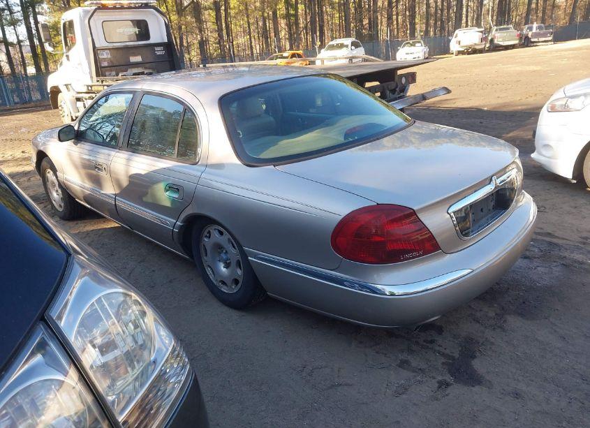 Photo 3 of 1999 Lincoln Continental (VIN 1LNHM97V4XY630172)
