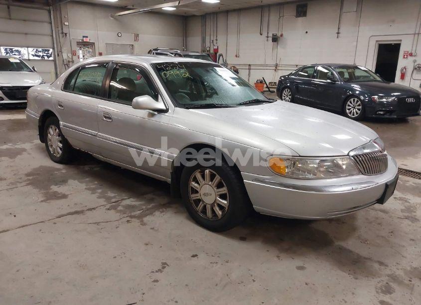 2002 Lincoln Continental (VIN 1LNHM97V62Y621823) main photo