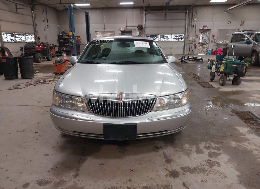Photo 13 of 2002 Lincoln Continental (VIN 1LNHM97V62Y621823)